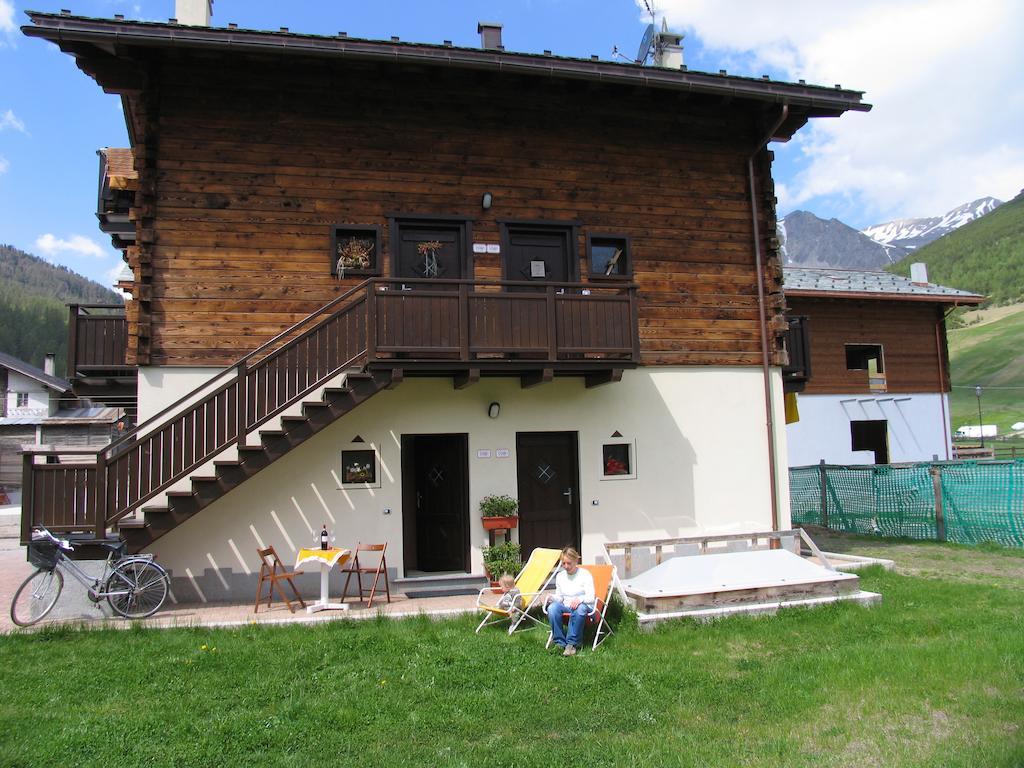 Art Apartments Casa Napell Livigno Zimmer foto