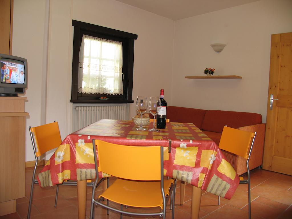 Art Apartments Casa Napell Livigno Zimmer foto